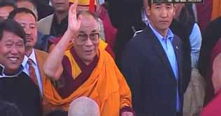 Dalai Lama begins visit to disputed Indian state